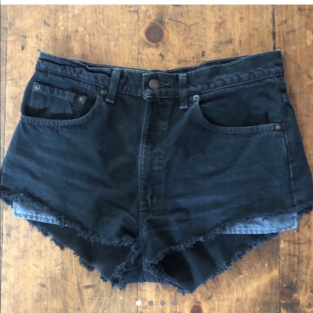 Levi’s black denim shorts.